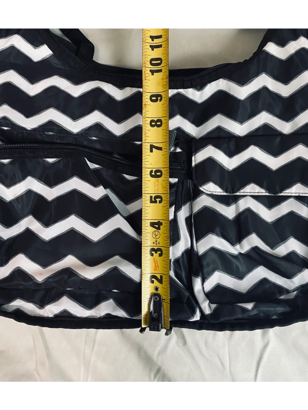 thirty-one Black and White Chevron Shoulder Hobo